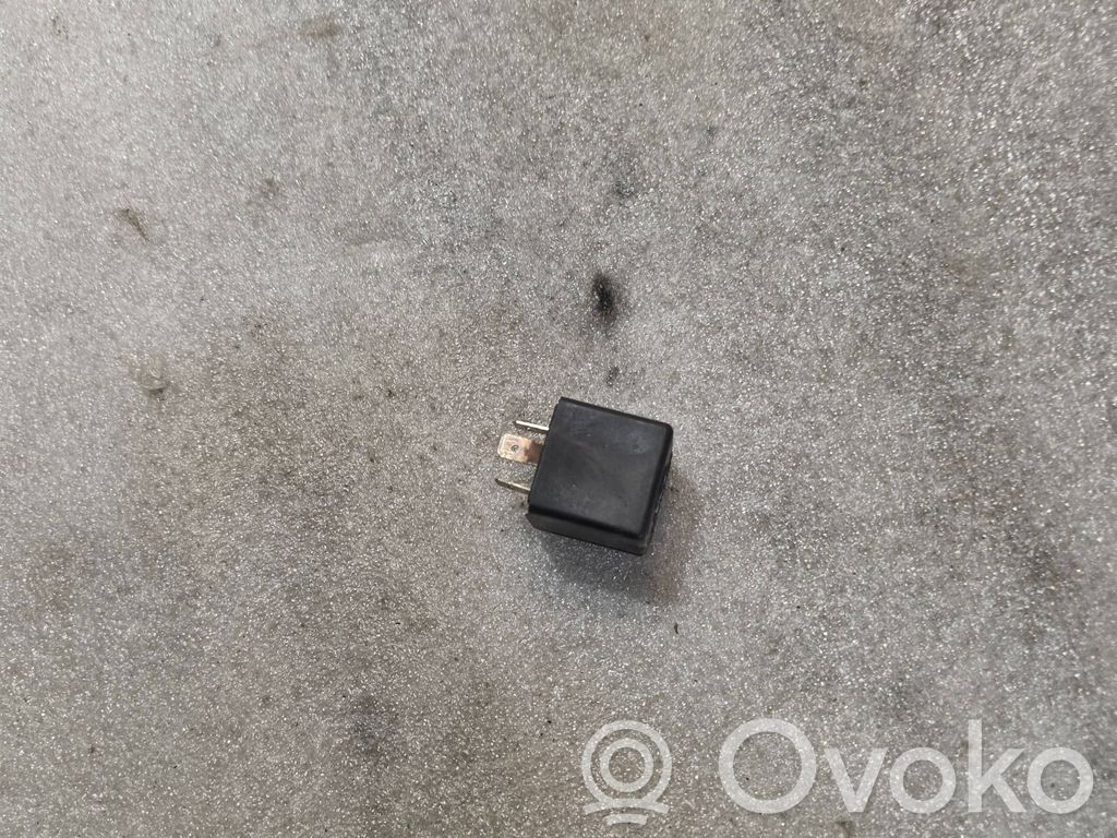 Audi V8 Inne przekaźniki 