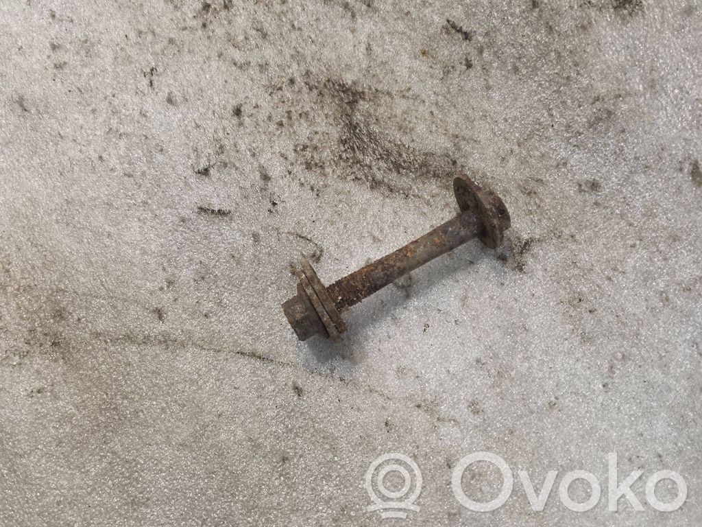 Tornillo de cámara de la suspensión trasera