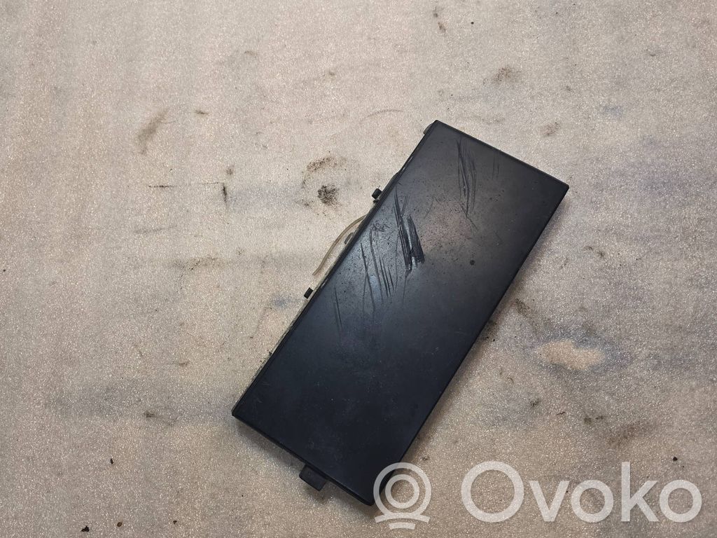 BMW 5 E34 Abdeckung Deckel Abschleppöse vorne 