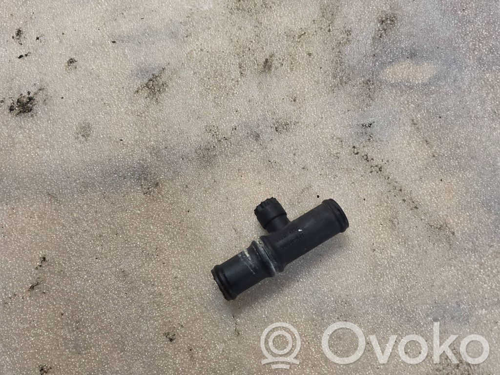Audi A8 S8 D2 4D Moottorin vesijäähdytyksen putki/letku 
