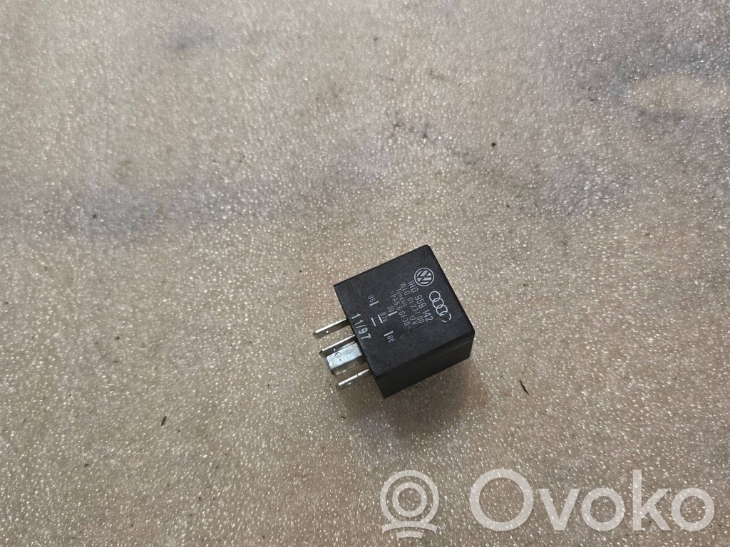 Audi A8 S8 D2 4D Otros relés 