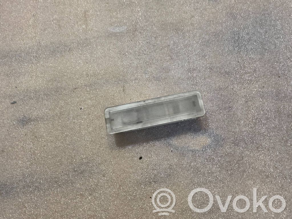 BMW 7 E38 Éclairage intérieur porte avant 