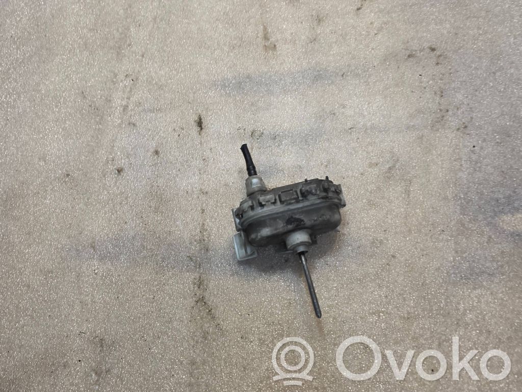 Audi A8 S8 D2 4D Central locking vacuum pump 