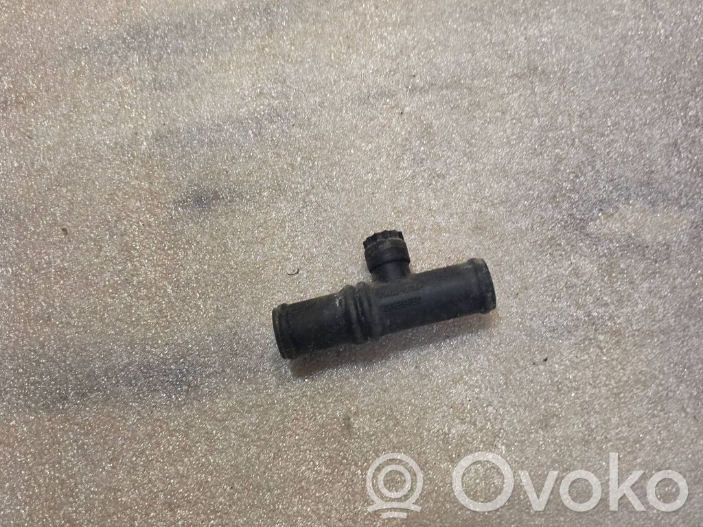 Audi A8 S8 D2 4D Moottorin vesijäähdytyksen putki/letku 