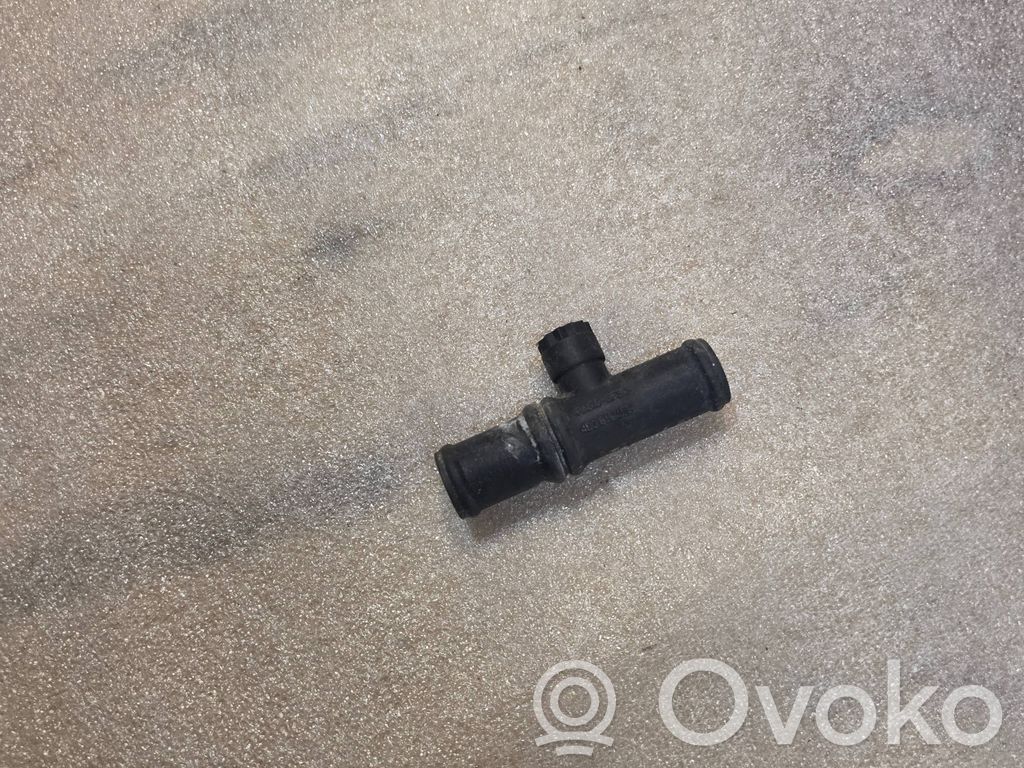 Audi A8 S8 D2 4D Moottorin vesijäähdytyksen putki/letku 