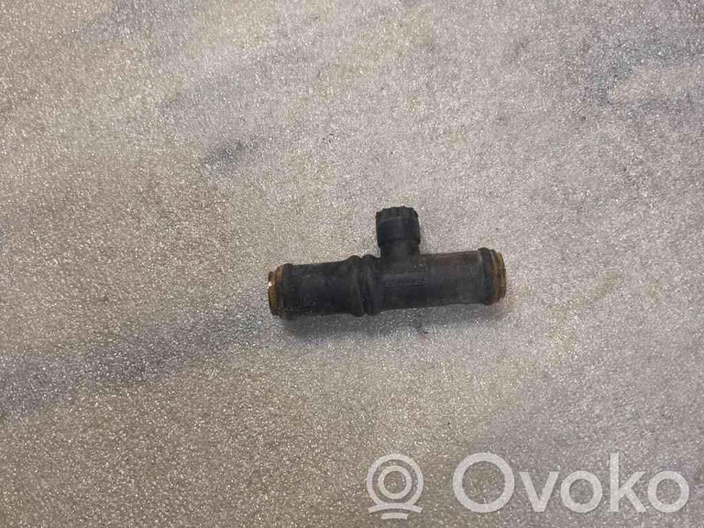 Audi A8 S8 D2 4D Moottorin vesijäähdytyksen putki/letku 