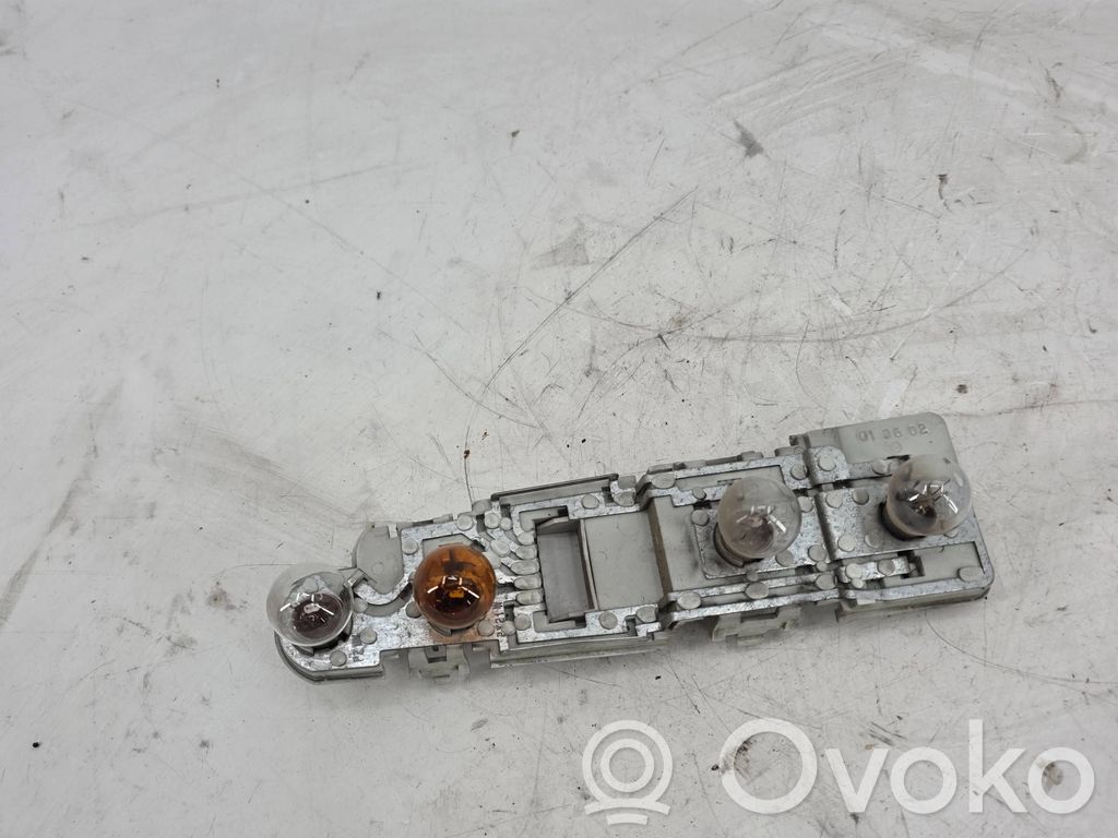 Audi A2 Cubierta del soporte de la lámpara de la luz trasera 