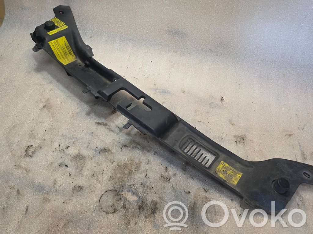 Volvo V50 Osłona chłodnicy 