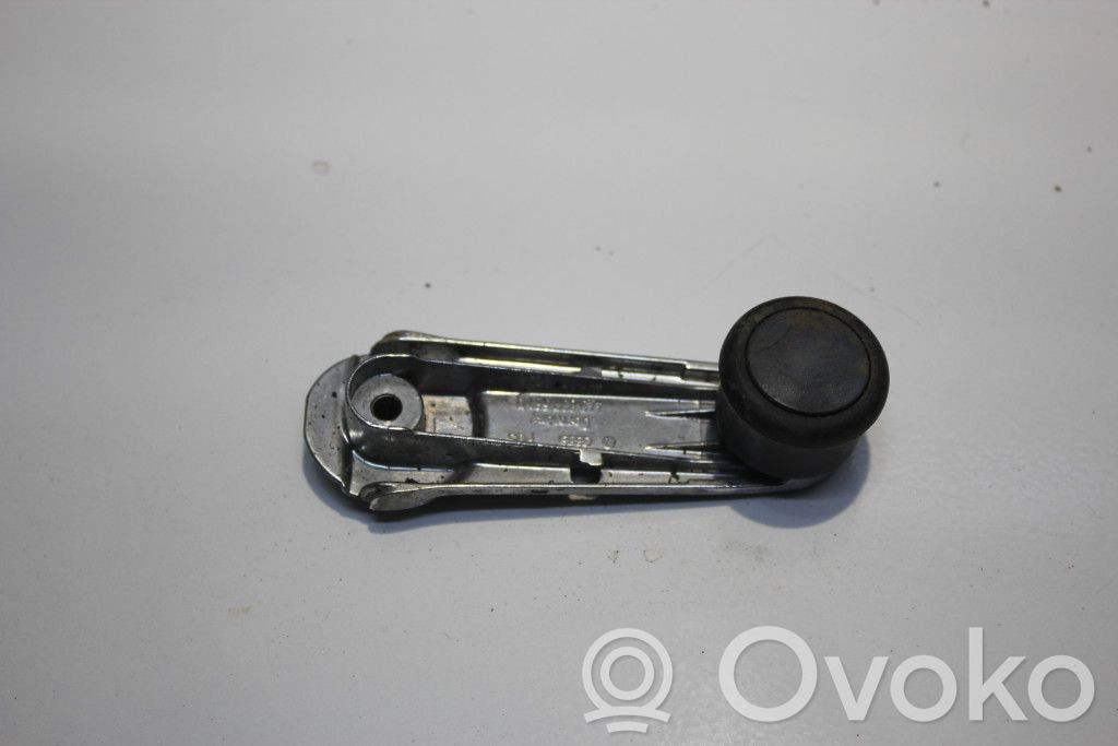 Audi 80 90 B3 Moldura del elevalunas de la puerta trasera 