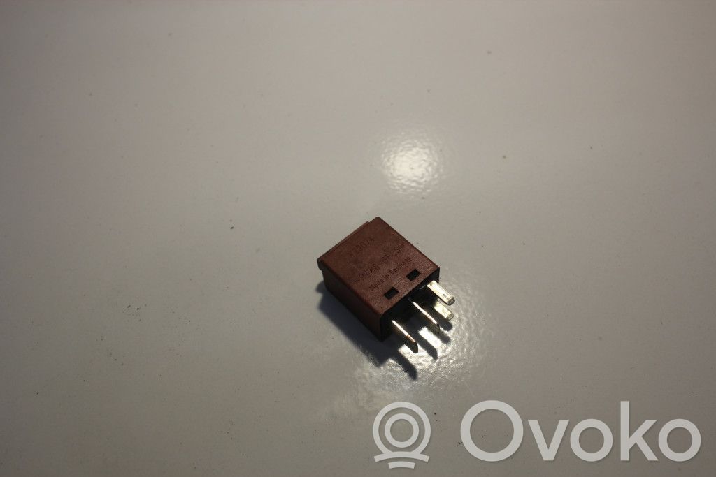 Ford Mondeo MK II Otros relés 