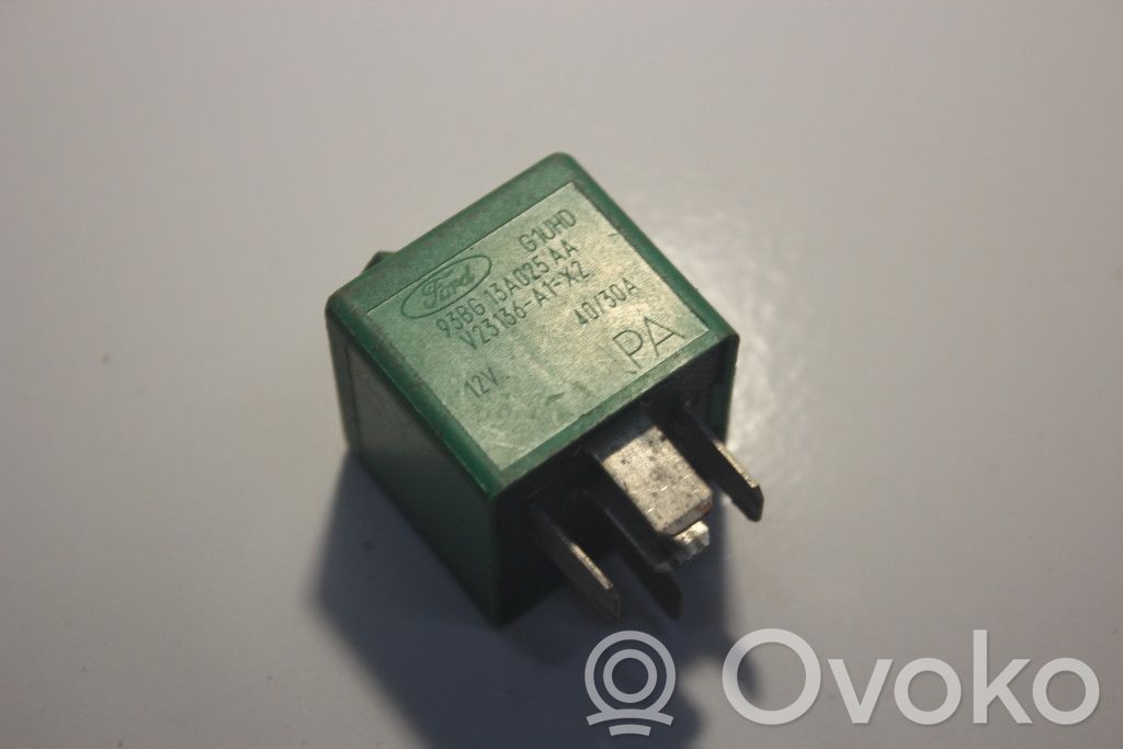 Ford Mondeo MK II Otros relés 