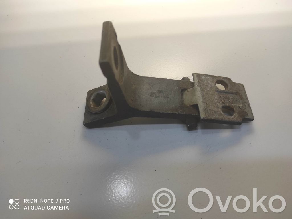 Audi A4 S4 B5 8D Front door upper hinge 