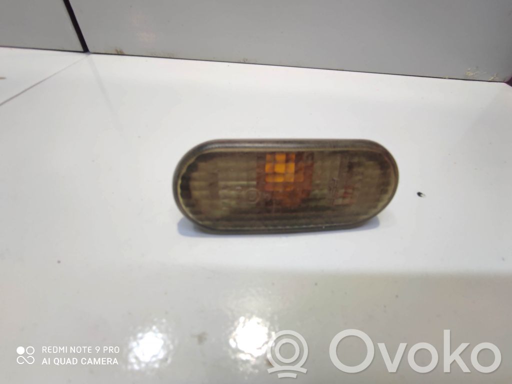 Volkswagen Golf III Kierunkowskaz błotnika przedniego 