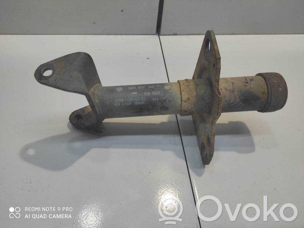 Volkswagen PASSAT B5 Front bumper mounting bracket 