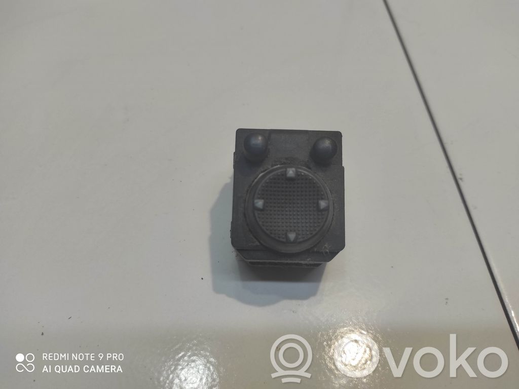 Volkswagen Golf III Wing mirror switch 