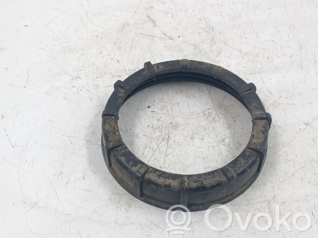 Volkswagen New Beetle Anello/dado di bloccaggio della vite della pompa del carburante nel serbatoio 