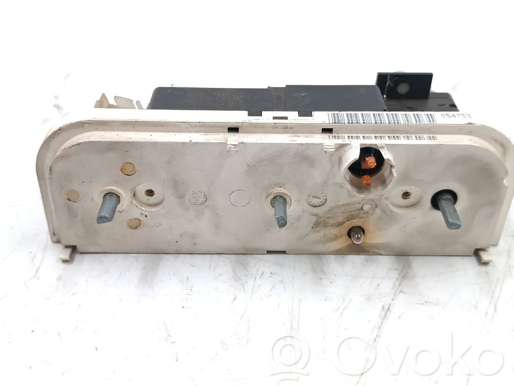 BMW 3 E36 Climate control unit 