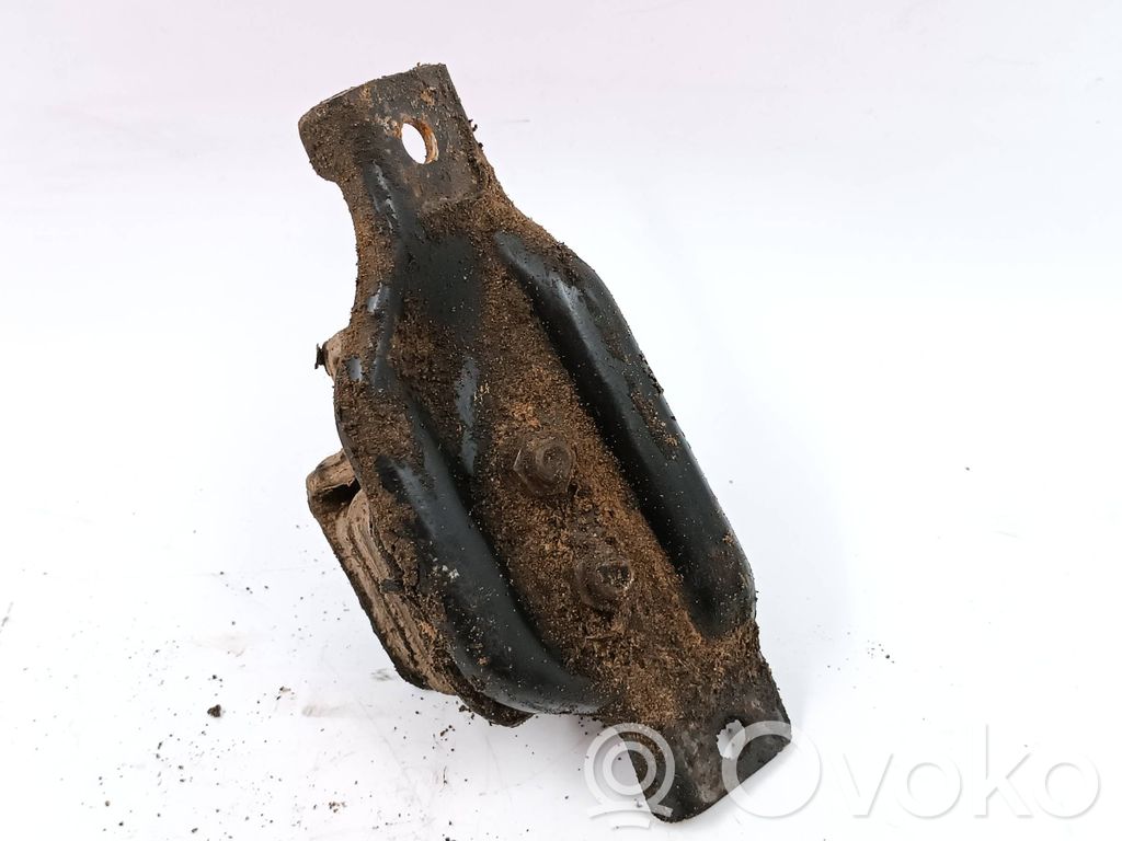 Subaru Legacy Engine mount bracket 