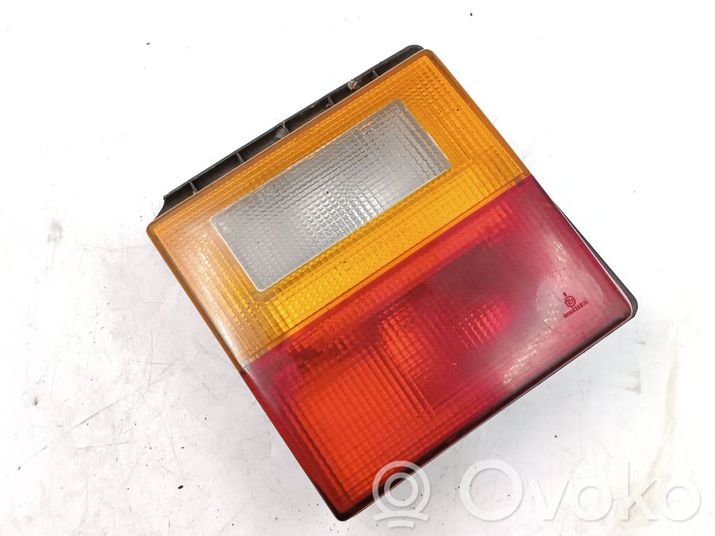 Audi 80 90 B2 Takaluukun takavalot 