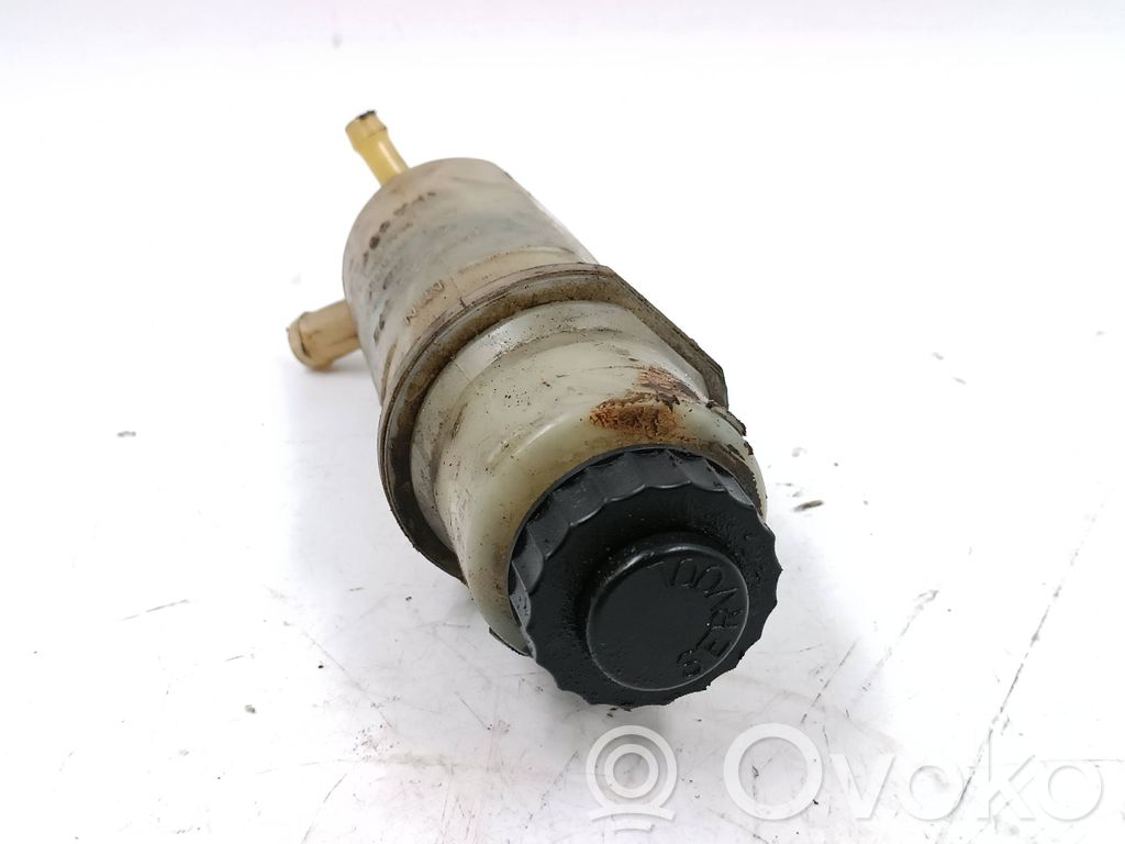Volkswagen PASSAT B5 Ohjaustehostimen nestesäiliö 