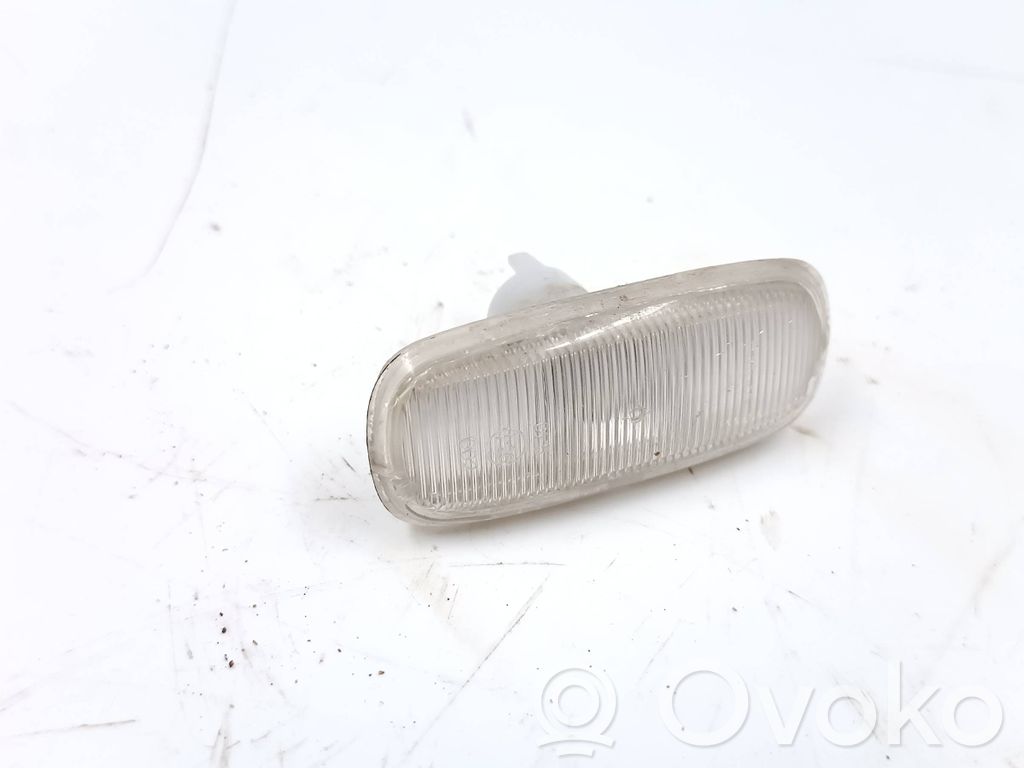 Audi A4 S4 B6 8E 8H Seitenblinker 