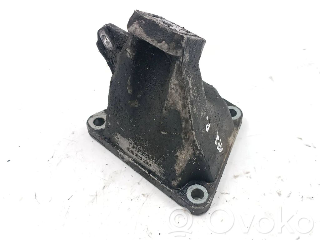 Audi A4 S4 B5 8D Engine mounting bracket 