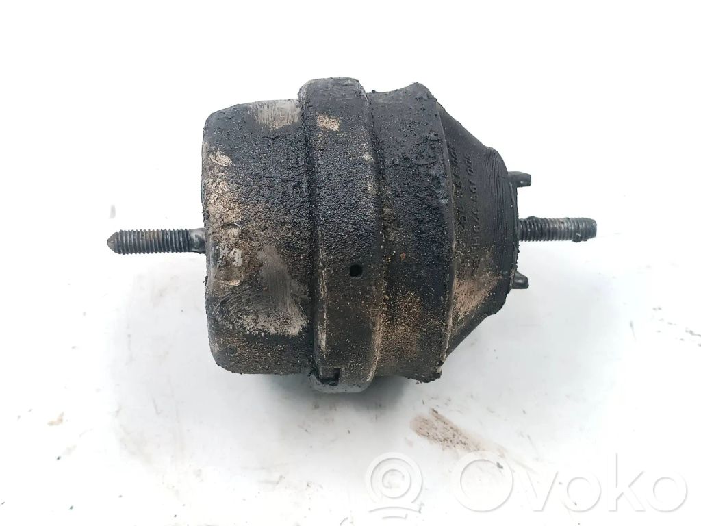 Audi A4 S4 B5 8D Dzinēja spilvens 