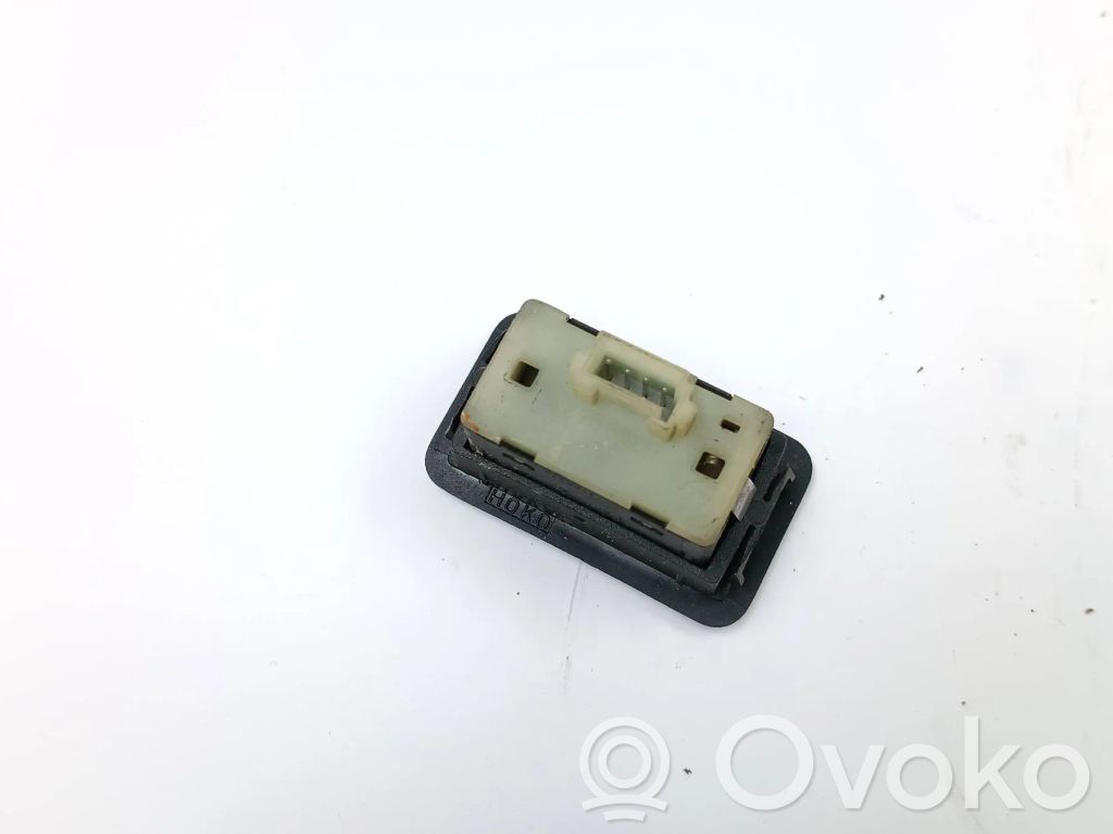 Electric window control switch   1387996,8368943
