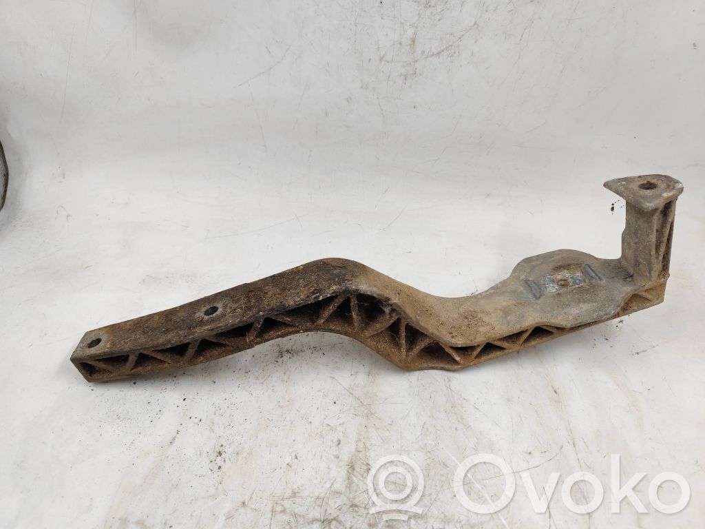 Audi A4 S4 B5 8D Rear differential/diff mount bracket 