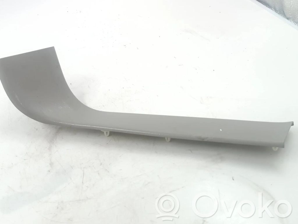 BMW 3 E90 E91 Šoninė apdaila (prie lango) 