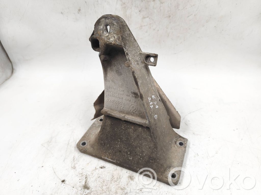 Engine mounting bracket   1092974