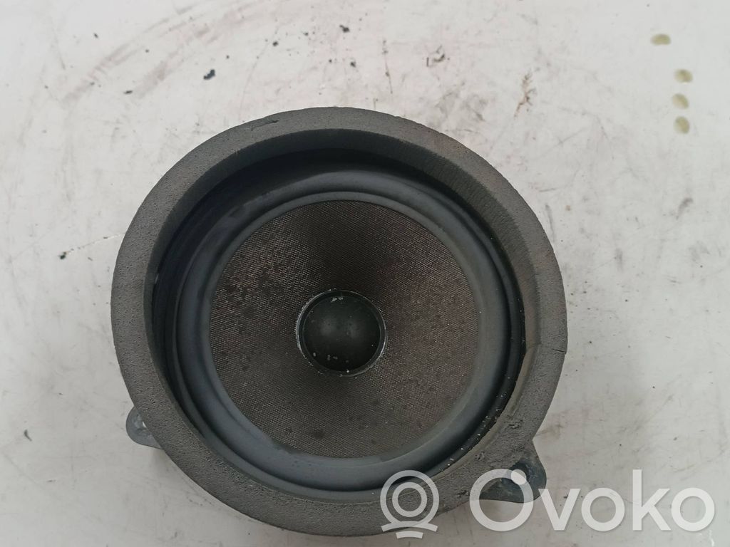 BMW X5 E53 Takaoven kaiutin 