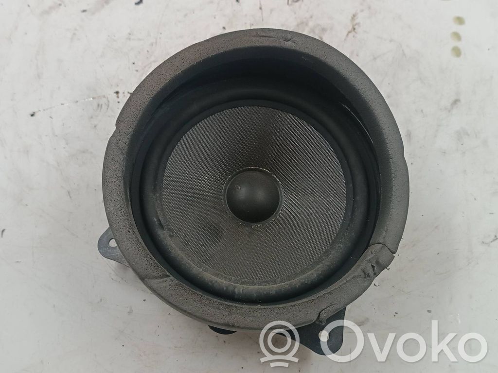BMW X5 E53 Takaoven kaiutin 