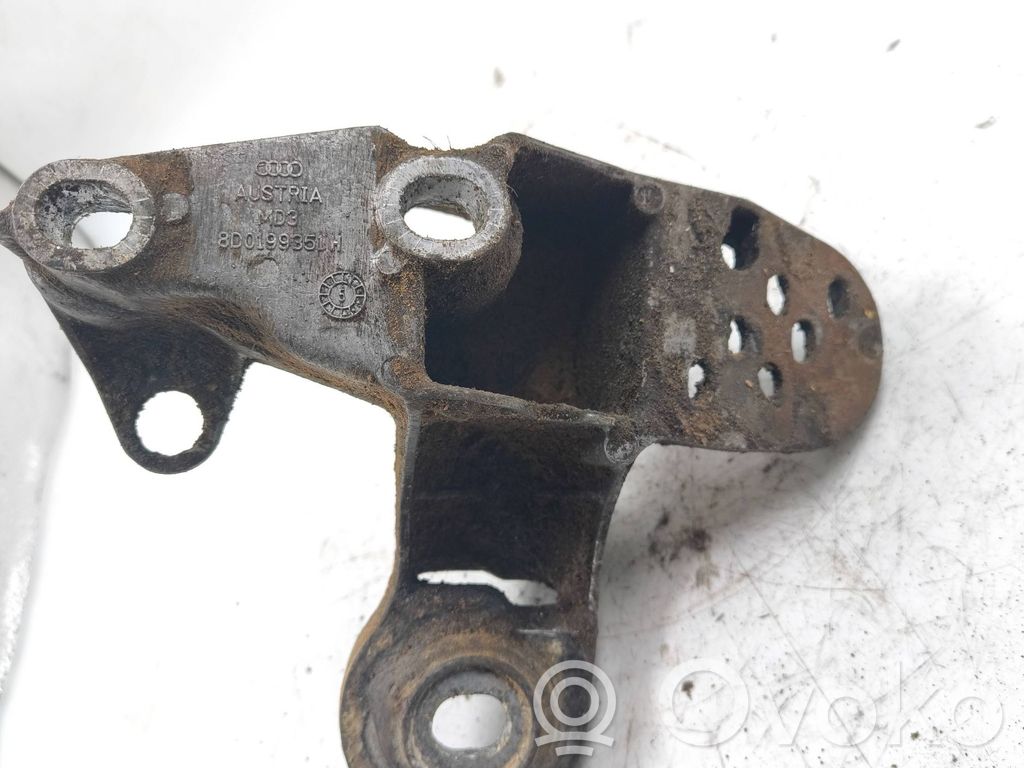 Engine mounting bracket   8D0199351H