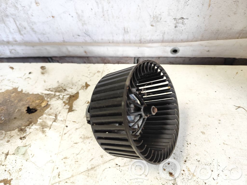 BMW 3 E90 E91 Mazā radiatora ventilators 