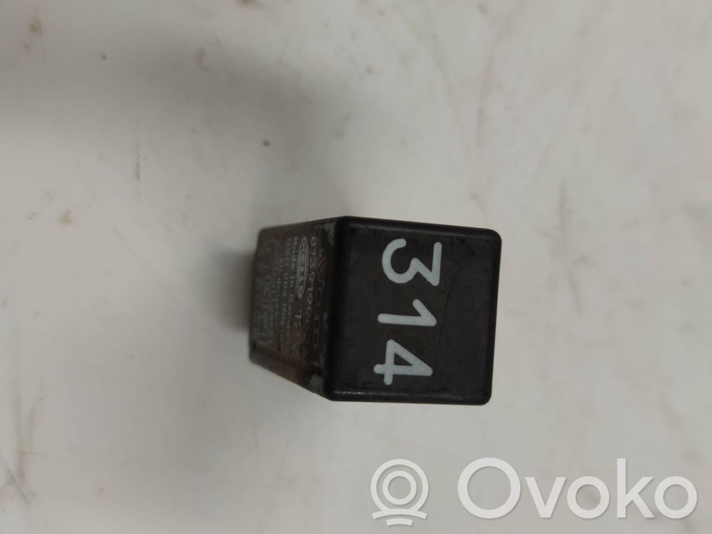 Audi 80 90 B3 Muu rele 
