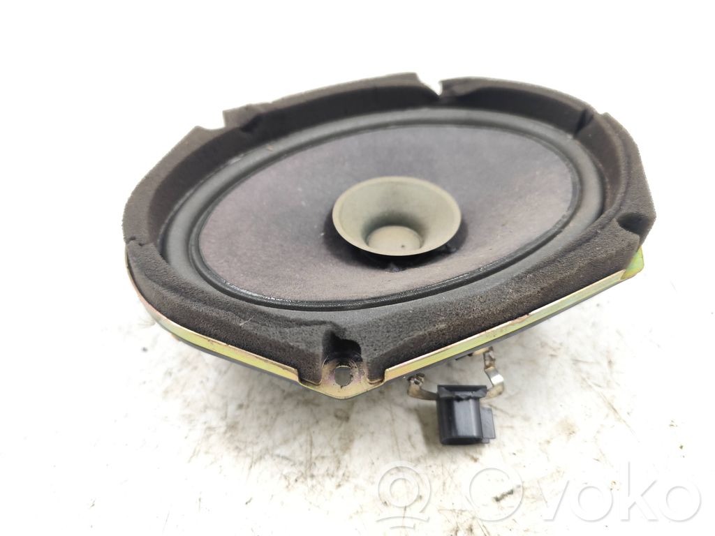 Mazda MPV II LW Front door speaker 