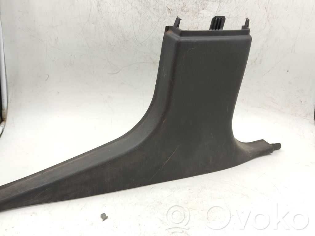 Cadillac CTS (B) pillar trim (bottom) 