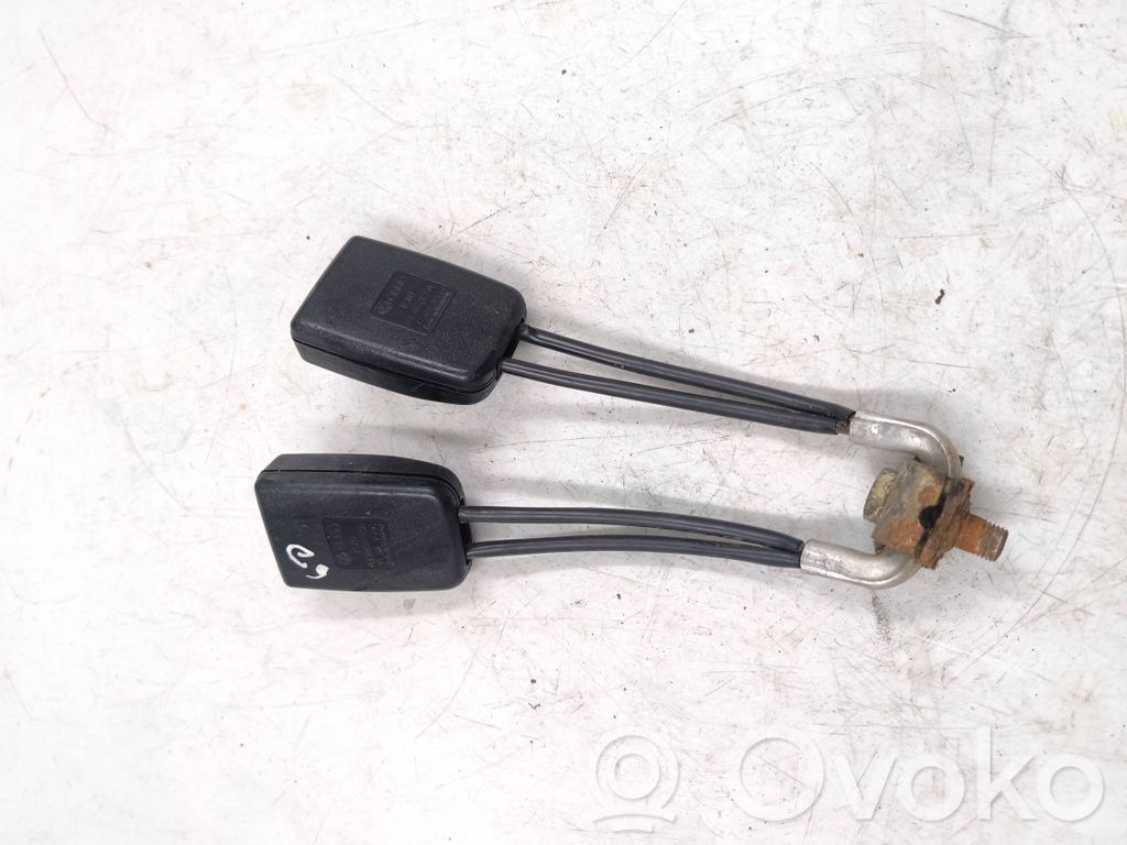 Audi 80 90 B2 Hebilla del cinturón de seguridad trasero 