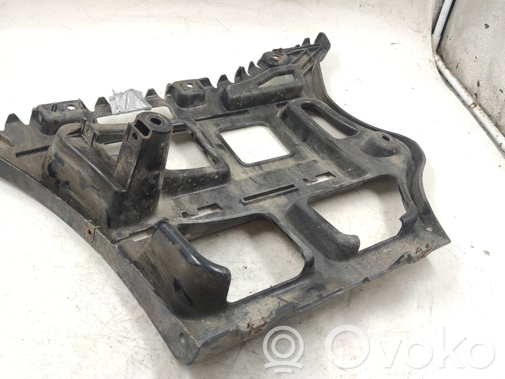 Rear bumper mounting bracket   7058520