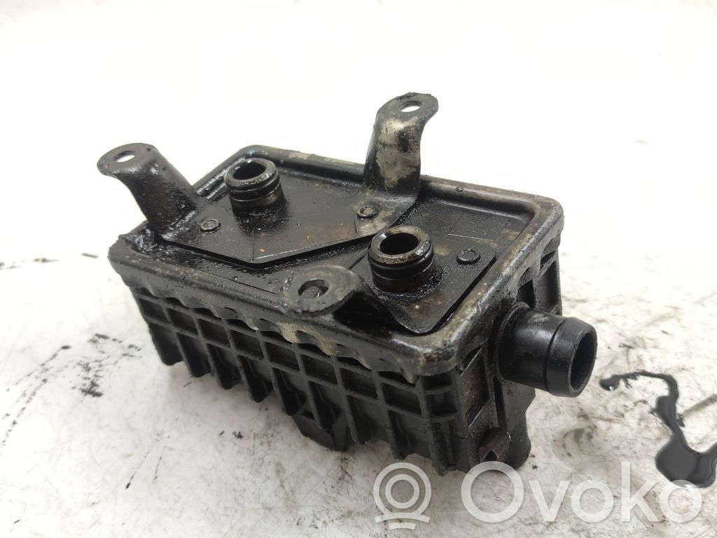 Oil filter mounting bracket   2245343
