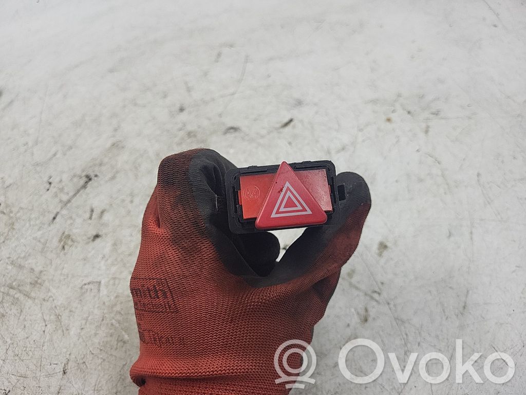 Audi A4 S4 B5 8D Botón interruptor de luz de peligro 