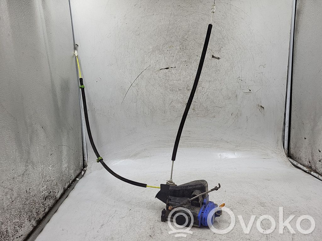 Audi A4 S4 B5 8D Takaoven lukko 
