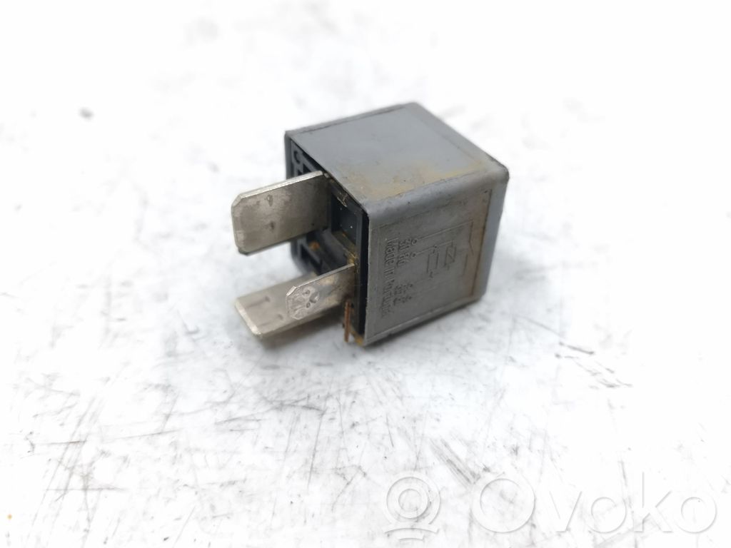 Otros relés   8D0951253,23134J52X300