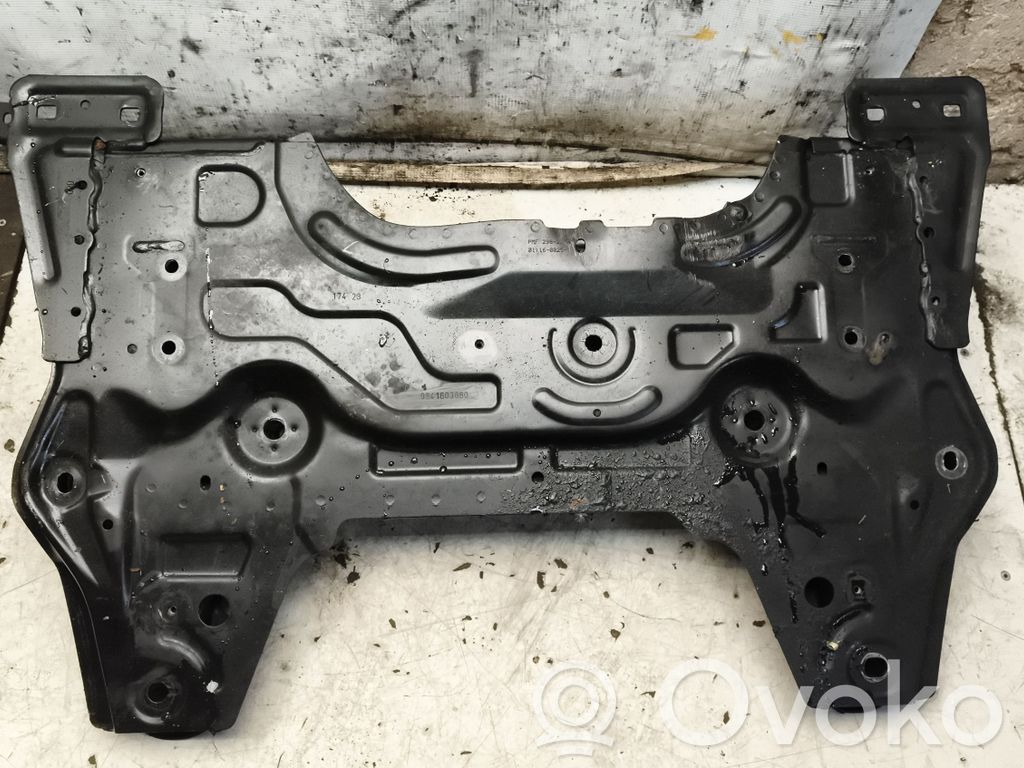 Opel Corsa F Sous-châssis avant 