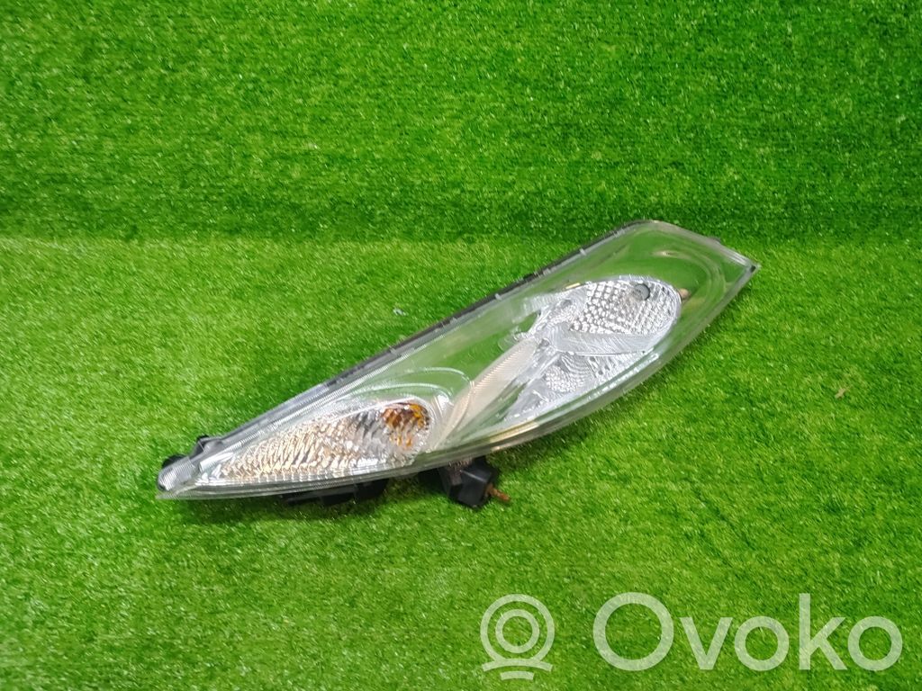 Nissan Juke I F15 Lampa przednia 