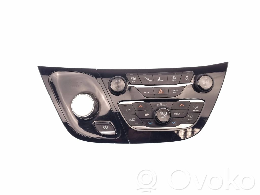 Chrysler Pacifica Climate control unit 