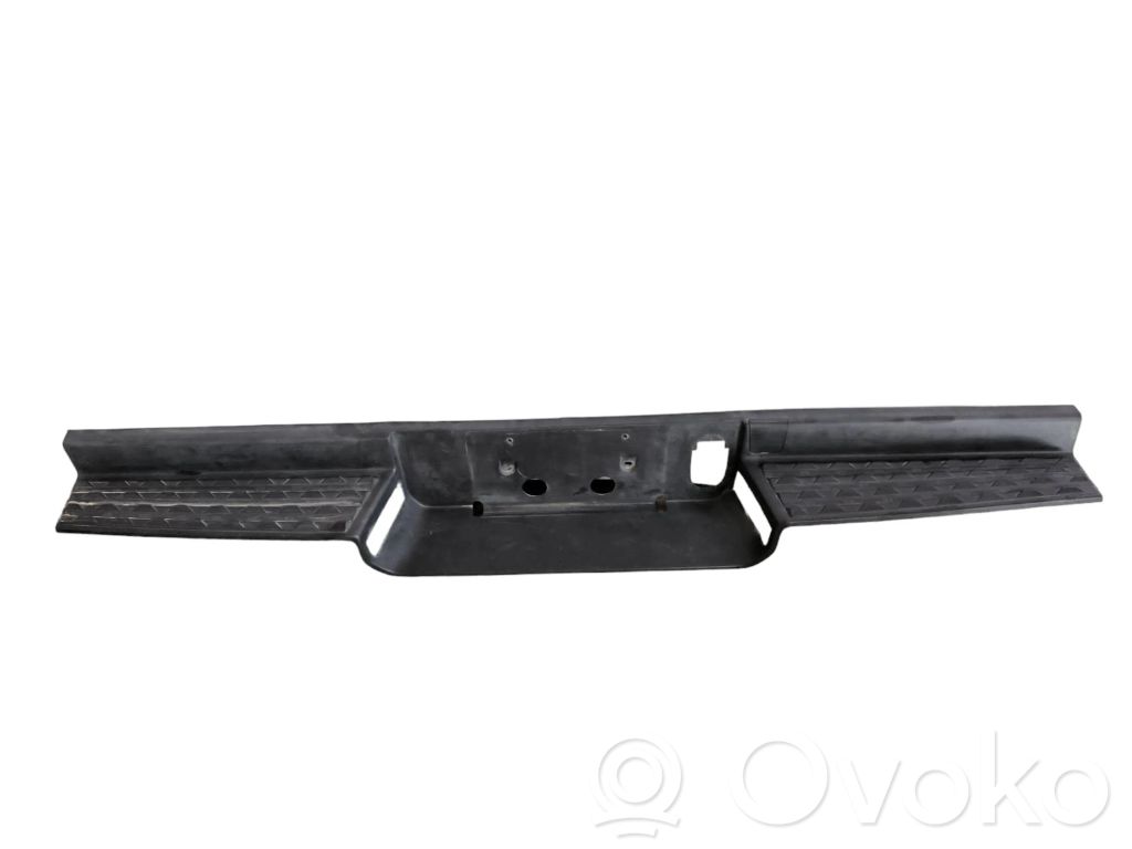 Ram 1500 DT Moldura embellecedora de la barra del amortiguador trasero 