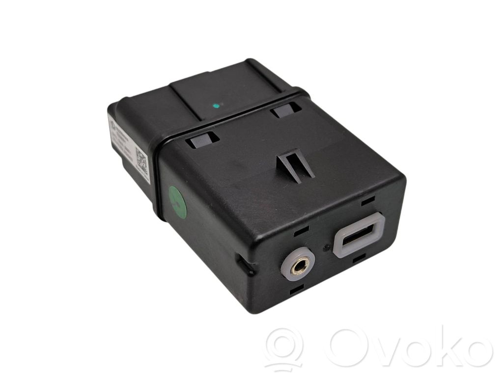 Chrysler Pacifica USB socket connector 