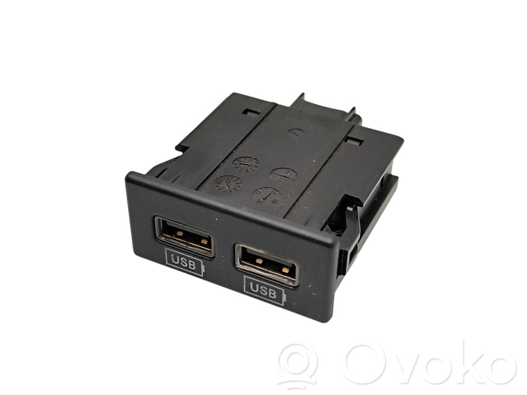 USB socket connector   68253158AA